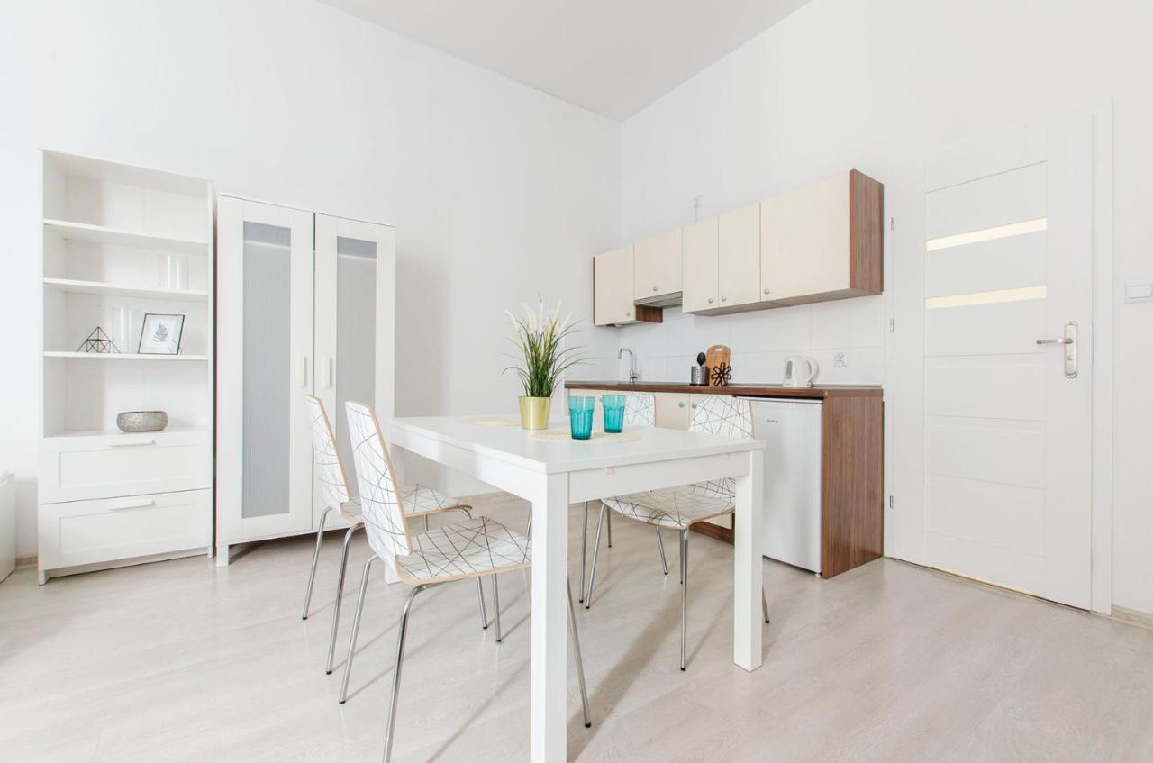 Cozy Apartments On Sierpnia Street 우치 외부 사진