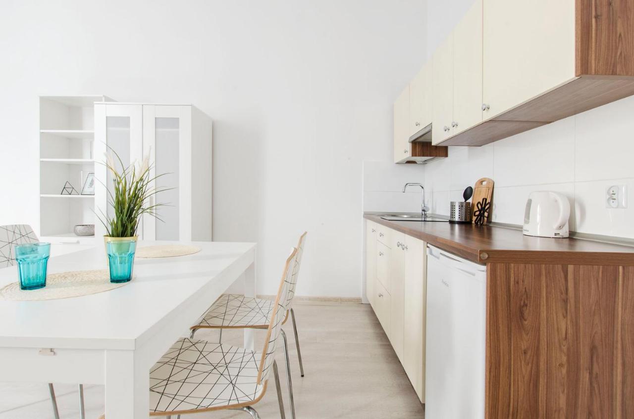 Cozy Apartments On Sierpnia Street 우치 외부 사진
